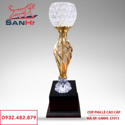 Cúp pha lê cao cấp chén thân vàng SanHi-LT013